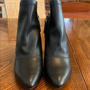 FRANCO SARTO LEATHER HEELED BOOTIES. NWOT. SIZE 6.5
